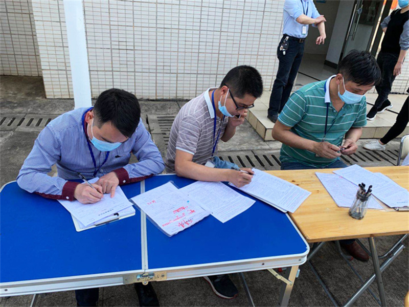 献出一片爱心   托起一片希望——江西VSport官网油茶科技有限公司员工无偿献血 (3).jpg