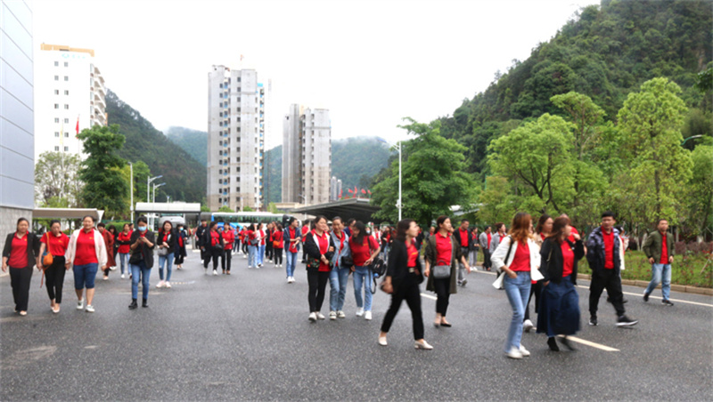 携手共进，，，，，，感恩有你——VSport官网2021第一季度营销聚会暨2020年度表扬大会圆满举行-07.jpg