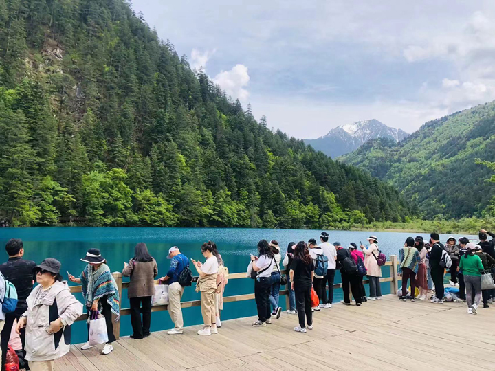 员工福利�?VSport官网公�?022年度优异员工“乐游天府，，，，，，，魅力四川”之旅圆满收�?12.jpg