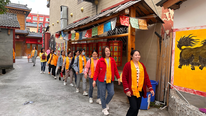 员工福利�?VSport官网公�?022年度优异员工“乐游天府，，，，，，，魅力四川”之旅圆满收�?16.jpg