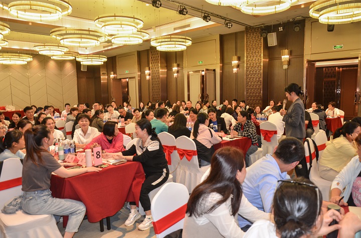 乘风破浪，，，，，，奋楫扬帆——VSport官网2024第一季度营销聚会??023年度表扬大会圆满举行-03.jpg