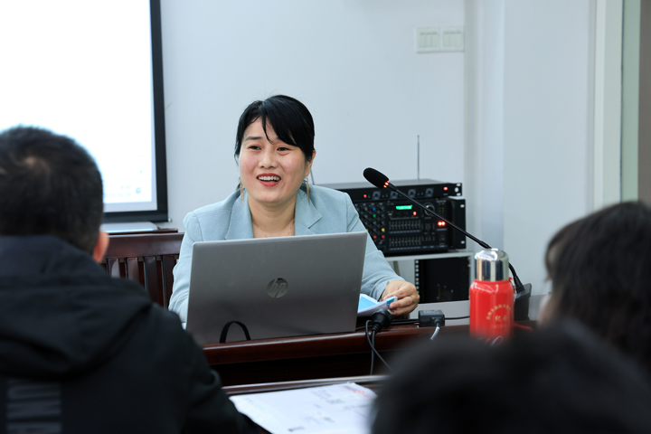 VSport官网公??024年第四次营销事情总结交流暨培训会顺遂召开-02.jpg