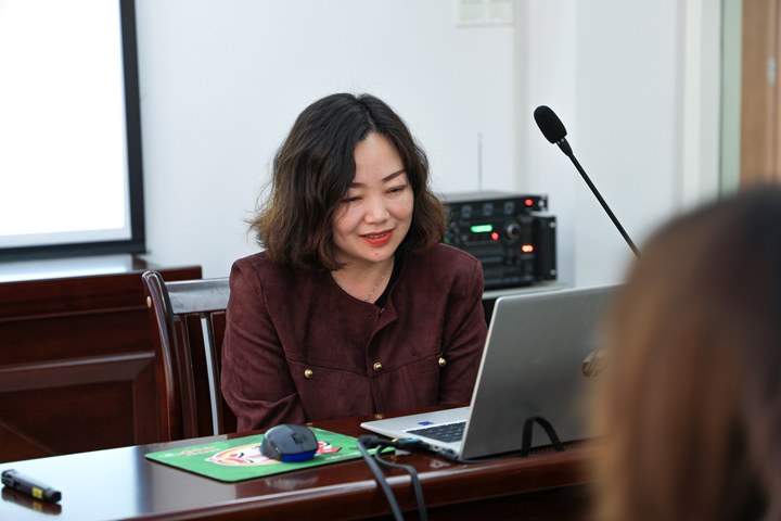 VSport官网公??024年第四次营销事情总结交流暨培训会顺遂召开-04.jpg