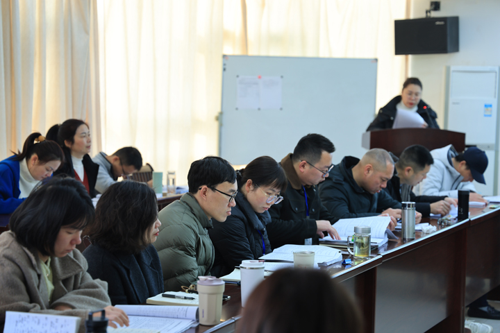 VSport官网公??024年第五次营销事情总结交流暨培训会顺遂召开-06.jpg