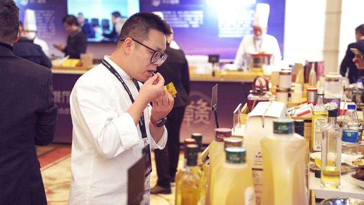 VSport官网高油酸山茶油亮相黑珍珠餐厅食材??---开启康健烹饪新潮流-09.jpg