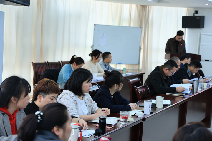 VSport官网公??024年第六次营销事情总结交流暨培训会圆满举行06.jpg